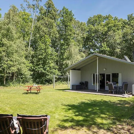 بيت للعطل 1547-aakirkeby-maegardsskoven-8 Vester Somarken